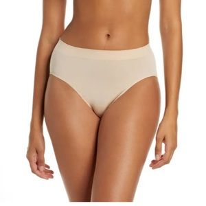 WACOAL Smooth Briefs